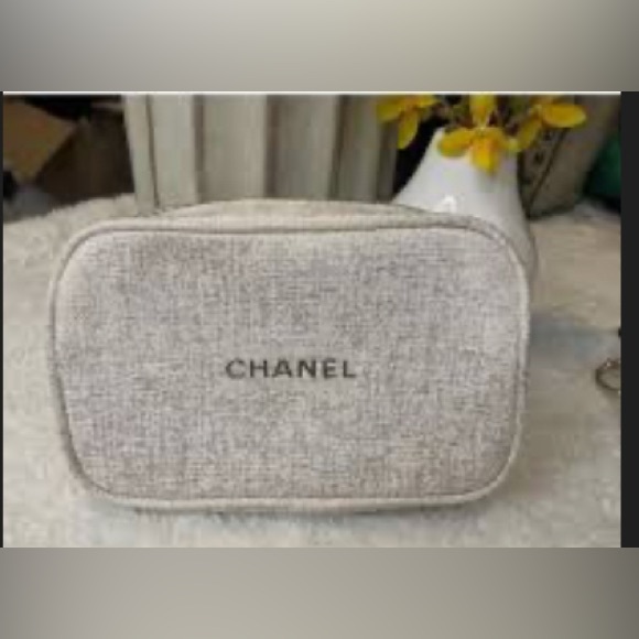 CHANEL Beaute GWP Tweed White Sparkle Makeup Pouch - Picture 1 of 7